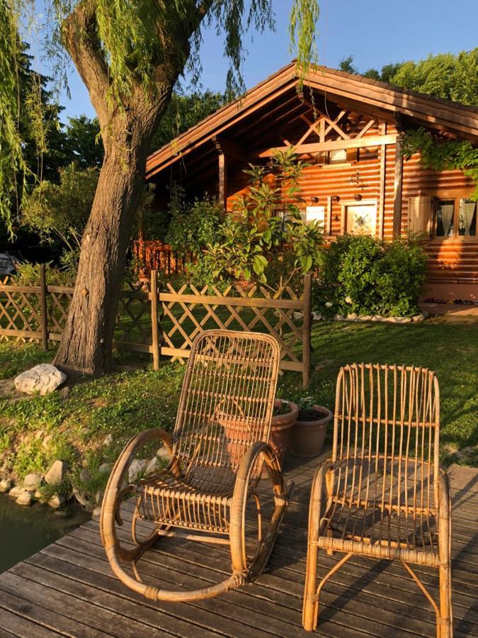 Chalet B&B Laghetti Martina Crevalcore Exterior photo